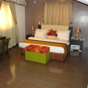 Suru Express Hotel Gra